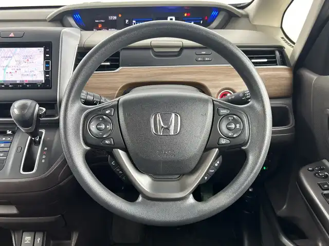 ホンダ フリード G ホンダセンシング 愛知県 2020(令2)年 5.1万km クリスタルブラックパール 禁煙車/純正8インチナビ/（CD/DVD/AM/FM/Bluetooth/フルセグTV）/バックカメラ/ホンダセンシング/・衝突軽減ブレーキ/・レーダークルーズコントロール/・レーンキープアシスト/ETC/ドライブレコーダー/両側パワースライドドア/LEDヘッドライト/スマートキー/アイドリングストップ/純正フロアマット