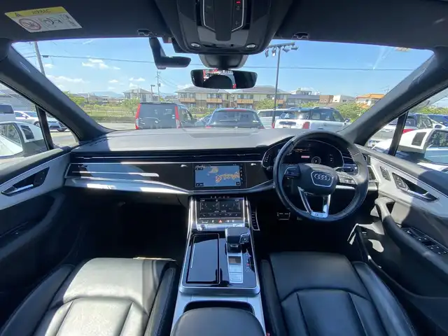 アウディ Ｑ７ 45 Sラインリミテッド 福岡県 2020(令2)年 5.1万km パール ・アダプティブクルーズコントロール/・純正メモリーナビ/USB/Bluetooth/AppleCarPlay/・全方位/・黒革シート/シートヒーター/・前後ドライブレコーダー/・フルセグ/・ETC/・純正21AW/・プッシュスタート/・パーキングアシスト/・アイドリングストップ/・スマートキー/・スペアキー/・3列シート/・電動リアゲート/・パワーシート/・レーンキープアシスト/・オートライト/・LEDライト/・ヘッドアップディスプレイ/・保証書/・取扱説明書