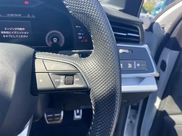 アウディ Ｑ７ 45 Sラインリミテッド 福岡県 2020(令2)年 5.1万km パール ・アダプティブクルーズコントロール/・純正メモリーナビ/USB/Bluetooth/AppleCarPlay/・全方位/・黒革シート/シートヒーター/・前後ドライブレコーダー/・フルセグ/・ETC/・純正21AW/・プッシュスタート/・パーキングアシスト/・アイドリングストップ/・スマートキー/・スペアキー/・3列シート/・電動リアゲート/・パワーシート/・レーンキープアシスト/・オートライト/・LEDライト/・ヘッドアップディスプレイ/・保証書/・取扱説明書