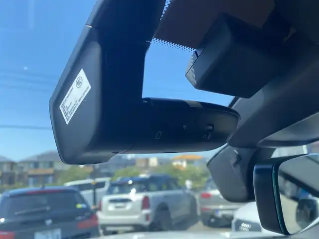 アウディ Ｑ７ 45 Sラインリミテッド 福岡県 2020(令2)年 5.1万km パール ・アダプティブクルーズコントロール/・純正メモリーナビ/USB/Bluetooth/AppleCarPlay/・全方位/・黒革シート/シートヒーター/・前後ドライブレコーダー/・フルセグ/・ETC/・純正21AW/・プッシュスタート/・パーキングアシスト/・アイドリングストップ/・スマートキー/・スペアキー/・3列シート/・電動リアゲート/・パワーシート/・レーンキープアシスト/・オートライト/・LEDライト/・ヘッドアップディスプレイ/・保証書/・取扱説明書