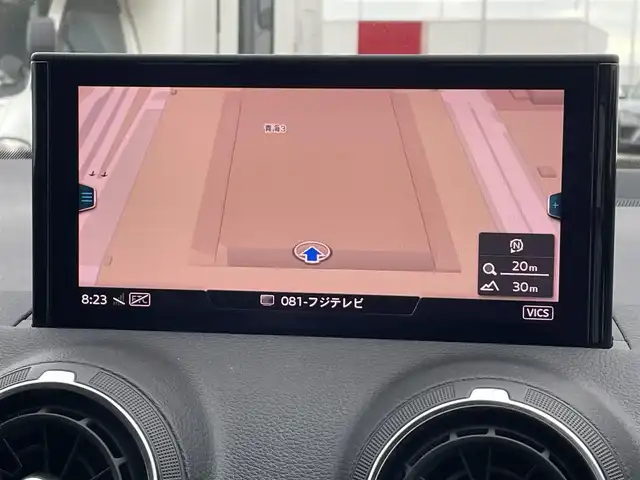 アウディ Ｑ２ 30TFSIスポーツ 東京都 2019(令1)年 4.5万km 白 純正ナビ/バックカメラ/ACC/純正18インチアルミホイール/シートヒーター/フルセグTV/LEDヘッドライト/ドライブレコーダー/ETC2.0