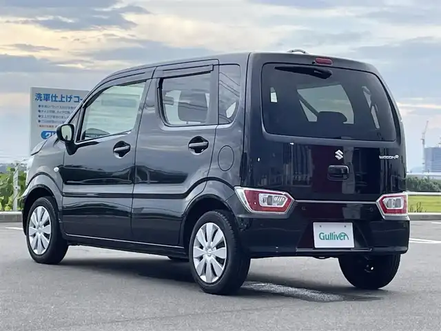 スズキ ワゴンＲ FA 佐賀県 2021(令3)年 1.7万km ブルーイッシュブラックパール3 純正オーディオデッキ/・AM/FM/CD//リモコンキー/フロアマット/オートライト/スズキ セーフティサポート（装着車）/・デュアルセンサーブレーキサポート（前方自動ブレーキ）/・誤発進抑制機能（前進時）/・後退時ブレーキサポート/・後方誤発進抑制機能/・車線逸脱警報機能/・ふらつき警報機能/・先行車発進お知らせ機能/・ハイビームアシスト（自動切替）/・ESP（車両走行安定補助システム）/・ヒルホールドコントロール（CVT車）/・シートベルトリマインダー（運転席・助手席）/・チャイルドシート固定用ISOFIX対応バー＋テザーアンカー/・イモビライザー（盗難防止システム）