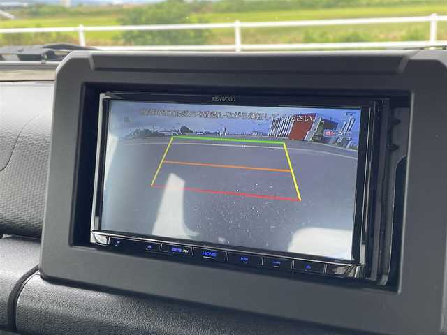 スズキ ジムニー XC 佐賀県 2024(令6)年 0.4万km ジャングルグリーン ワンオーナー/SDナビゲーション「MDV-S708」/・AM/FM/BT/CD/DVD/フルセグ/バックカメラ/純正OP背面タイヤカバー/LEDヘッドライト/・オートマチックハイビーム/USB入力端子/クルーズコントロール/前方ドライブレコーダー/シートヒーター「運転席/助手席」/革巻きステアリング/純正16インチアルミホイール/スマートキー/オートエアコン/フロアマット/ドアバイザー/新車保証書/取扱説明書/スペアキー1本/スズキセーフティーサポート/・デュアルセンサーブレーキサポート/・誤発進抑制機能（前進・後退両方）/・車線逸脱警報機能/・ふらつき警報機能/・先行車発進お知らせ機能/・ESP（車両走行安定補助システム／横滑り防止装置）/・ヒルホールドコントロール（坂道発進補助）/・ヒルディセントコントロール（下り坂速度制御）/・ABS＋EBD＋ブレーキアシスト/・エマージェンシーストップシグナル