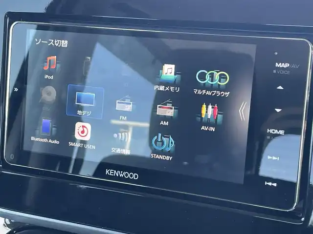 スズキ スペーシア カスタム HYBRID XS 滋賀県 2020(令2)年 3.3万km ピュアホワイトP 社外SDナビ/・CD/DVD/・Bluetooth/・フルセグTV/ステアリングスイッチ/革巻きステアリング/レーダークルーズコントロール/衝突軽減ブレーキ/車線逸脱警報/運転席シートヒーター/USB充電/LEDヘッドライト/フォグランプ/両側パワースライドドア