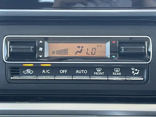 スズキ スペーシア カスタム HYBRID XS 滋賀県 2020(令2)年 3.3万km ピュアホワイトP 社外SDナビ/・CD/DVD/・Bluetooth/・フルセグTV/ステアリングスイッチ/革巻きステアリング/レーダークルーズコントロール/衝突軽減ブレーキ/車線逸脱警報/運転席シートヒーター/USB充電/LEDヘッドライト/フォグランプ/両側パワースライドドア