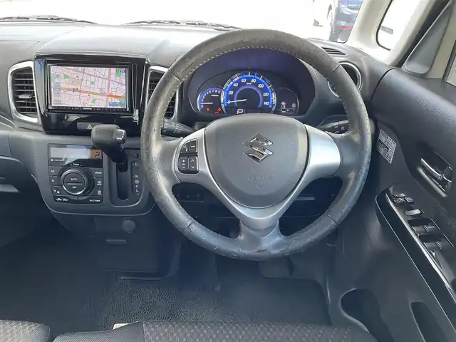 スズキ スペーシア カスタム XS 愛知県 2015(平27)年 6.5万km クリスタルホワイトP (株)IDOMが運営する【じしゃロン豊川店】の自社ローン専用車両になります。こちらは現金またはオートローンご利用時の価格です。自社ローンご希望の方は別途その旨お申付け下さい/社外SDナビ/（AM/FM/CD/DVD/ワンセグ）/バックカメラ/両側パワースライドドア /前後ドライブレコーダー/衝突被害軽減ブレーキ/レーンキープアシスト/運転席シートヒーター/オートライト/HIDヘッドライト/純正AW15インチ/ステアリングリモコン/ドアバイザー/フォグライト