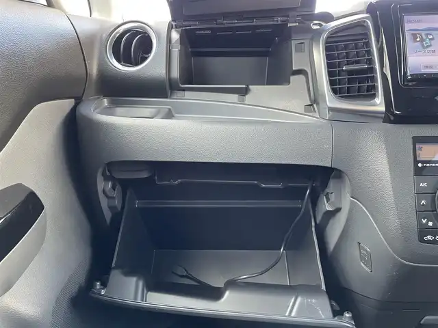 スズキ スペーシア カスタム XS 愛知県 2015(平27)年 6.5万km クリスタルホワイトP (株)IDOMが運営する【じしゃロン豊川店】の自社ローン専用車両になります。こちらは現金またはオートローンご利用時の価格です。自社ローンご希望の方は別途その旨お申付け下さい/社外SDナビ/（AM/FM/CD/DVD/ワンセグ）/バックカメラ/両側パワースライドドア /前後ドライブレコーダー/衝突被害軽減ブレーキ/レーンキープアシスト/運転席シートヒーター/オートライト/HIDヘッドライト/純正AW15インチ/ステアリングリモコン/ドアバイザー/フォグライト