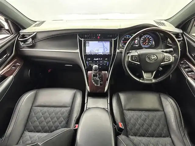トヨタ ハリアー プレミアム 熊本県 2016(平28)年 7.9万km ホワイトパールクリスタルシャイン モデリスタエアロ　/純正ナビNSZT-Y66T（ＣＤ・ＤＶＤ・フルセグ・ＢＴ・ＵＳＢ）/バックカメラ　/デジタルインナーミラー型前後ドライブレコーダー　/ビルトインＥＴＣ　/パワーバックドア　/運転席パワーシート/クルーズコントロール/レーンキープアシスト/横滑り防止/アイドリングストップ/純正フロアマット/純正１８インチAW/オートライト/オートマチックハイビーム/LEDヘッドライト/フォグランプ/スマートキー/プッシュスタート