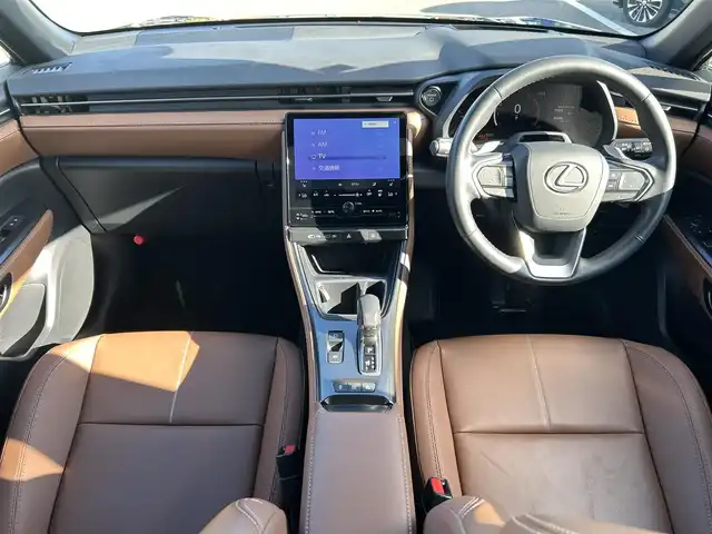 レクサス ＬＢＸ リラックス 愛媛県 2024(令6)年 0.7万km ソニッククロム プッシュスタート/純正メーカーナビ（FM/AM/フルセグTV/Bluetooth）/バックカメラ/ETC2.0/クルーズコントロール/パワーバックドア/レザーシート/シートヒーター/ステアリングヒーター/オートライト/オートマチックハイビーム/横滑り防止装置/レーンキープアシスト/純正アルミホイール