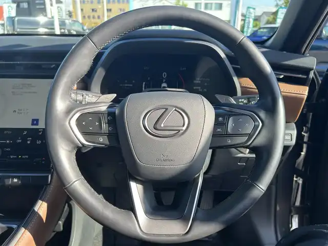 レクサス ＬＢＸ リラックス 愛媛県 2024(令6)年 0.7万km ソニッククロム プッシュスタート/純正メーカーナビ（FM/AM/フルセグTV/Bluetooth）/バックカメラ/ETC2.0/クルーズコントロール/パワーバックドア/レザーシート/シートヒーター/ステアリングヒーター/オートライト/オートマチックハイビーム/横滑り防止装置/レーンキープアシスト/純正アルミホイール