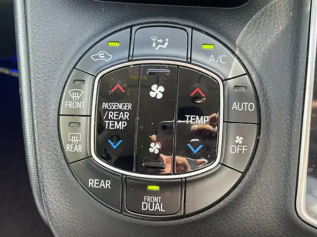 トヨタ ノア Si 秋田県 2014(平26)年 12.2万km ボルドーマイカメタリック (株)IDOMが運営する【じしゃロン秋田店】の自社ローン専用車両になります。こちらは現金またはオートローンご利用時の価格です。自社ローンご希望の方は別途その旨お申付け下さい//////////////////////////////メモリナビ/フルセグテレビ/フリップダウンモニター/ウィンカーミラー/ドアバイザー/プッシュスタート/片側パワースライドドア/スマートキー