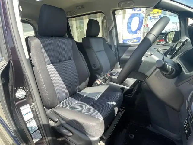 トヨタ ノア Si 秋田県 2014(平26)年 12.2万km ボルドーマイカメタリック (株)IDOMが運営する【じしゃロン秋田店】の自社ローン専用車両になります。こちらは現金またはオートローンご利用時の価格です。自社ローンご希望の方は別途その旨お申付け下さい//////////////////////////////メモリナビ/フルセグテレビ/フリップダウンモニター/ウィンカーミラー/ドアバイザー/プッシュスタート/片側パワースライドドア/スマートキー