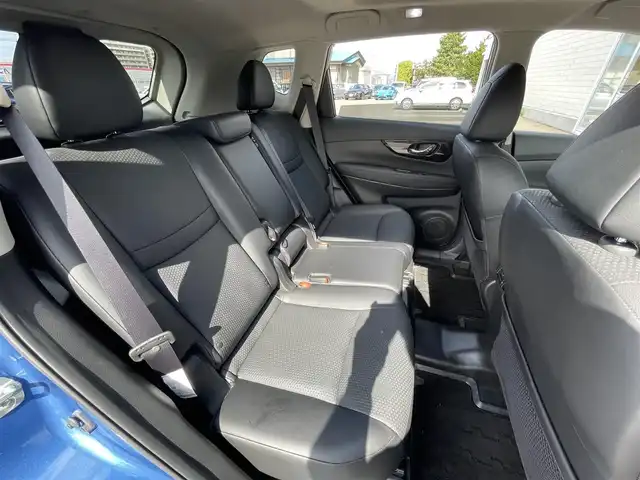 日産 エクストレイル 20Xi 道央・札幌 2020(令2)年 4.5万km シャイニングブルー ・４WD/・衝突軽減ブレーキ/・純正ナビ/　CD＆DVD＆BT＆TV/・全方位カメラ/・バックカメラ/・フロントカメラ/・サイドカメラ/・プロパイロット/・サンルーフ/・コーナーセンサー/・レーンキープアシスト/・シートヒーター/・デジタルインナーミラー/・ブラインドスポットモニター/・アイドリングストップ/・プッシュスタート/・スマートキー/・ダウンヒルアシスト/・ビルトインETC/・電動格納ミラー/・ルーフレール/・オートエアコン/・オートライト/・純正フロアマット/・ミラーヒーター/・ウィンカーミラー/・フォグライト/・LEDヘッドライト