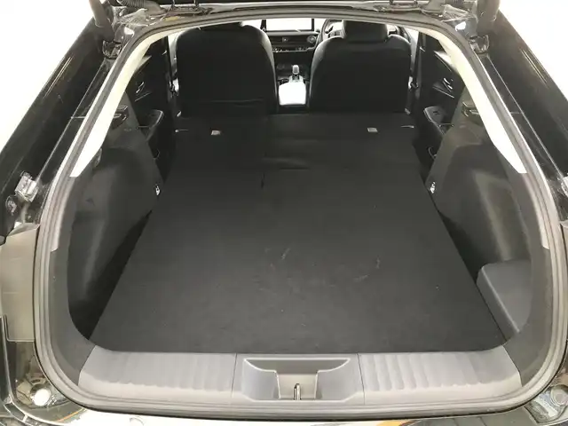 トヨタ プリウス Z 和歌山県 2023(令5)年 5.9万km アティチュードブラックマイカ 純正12.3型ディスプレイオーディオ/(TV/BT/AM/FM/AppleCarPlay/Miracast対応)/パワーバックドア/ビルトインETC2.0/レーダークルーズコントロール/クリアランスソナー/セーフティセンス/・プリクラッシュセーフティ/・レーンチェンジアシスト/・レーントレーシングアシスト/・レーンディパーチャーアラート/・パーキングアシスト/・オートマチックハイビーム/・ロードサインアシスト/・発進遅れ告知機能/・ブラインドスポットモニター/デジタルインナーミラー/LEDヘッドランプ/合皮巻きステアリング/ステアリングヒーター/前席シートヒーター/ベンチレーション/運転席メモリー付パワーシート/純正19インチアルミホイール/スマートエントリー/スタートシステム/スペアキーX1/保証書