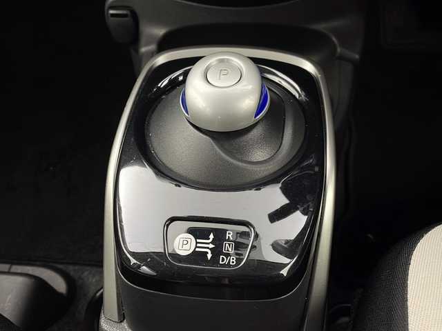 日産 ノート e－パワー X 栃木県 2018(平30)年 6.1万km ホワイト 衝突軽減ブレーキ/禁煙車/インテリジェントルームミラー/オートライト/オートエアコン/LEDヘッドライト/純正ナビ/（CD/DVD/BT/TV/FM/AM)/サイドバイザー/社外フロアマット/電動格納ミラー/フォグライト/社外ドラレコ