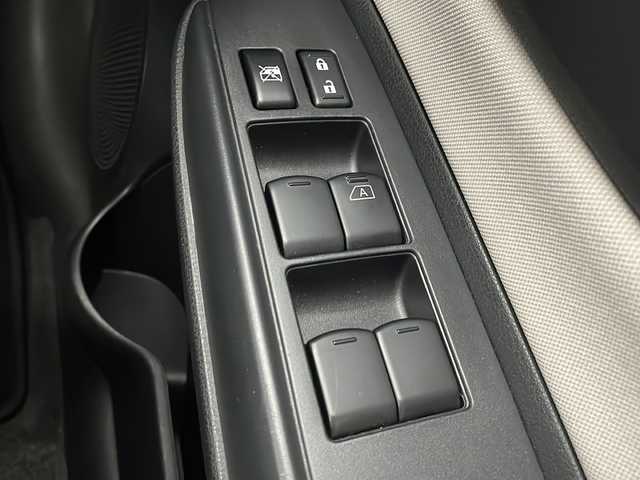 日産 ノート e－パワー X 栃木県 2018(平30)年 6.1万km ホワイト 衝突軽減ブレーキ/禁煙車/インテリジェントルームミラー/オートライト/オートエアコン/LEDヘッドライト/純正ナビ/（CD/DVD/BT/TV/FM/AM)/サイドバイザー/社外フロアマット/電動格納ミラー/フォグライト/社外ドラレコ