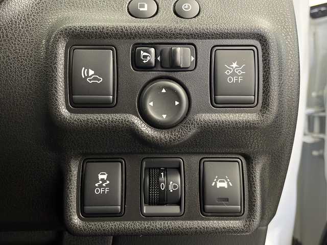 日産 ノート e－パワー X 栃木県 2018(平30)年 6.1万km ホワイト 衝突軽減ブレーキ/禁煙車/インテリジェントルームミラー/オートライト/オートエアコン/LEDヘッドライト/純正ナビ/（CD/DVD/BT/TV/FM/AM)/サイドバイザー/社外フロアマット/電動格納ミラー/フォグライト/社外ドラレコ