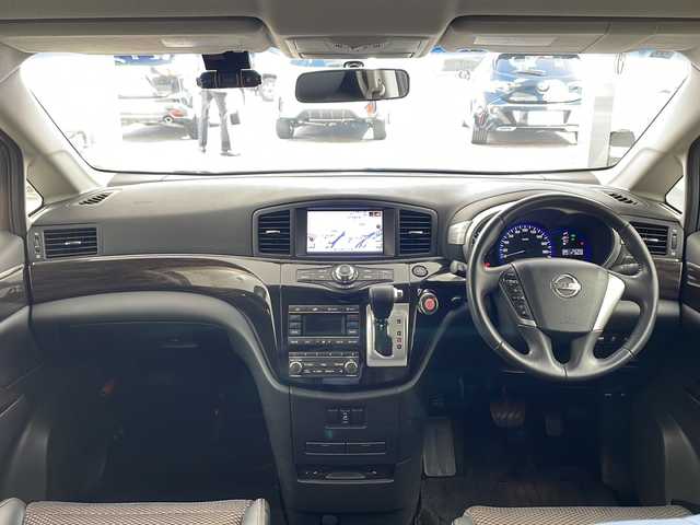 日産 エルグランド 250ハイウェイスター 兵庫県 2010(平22)年 5.3万km ファントムブラック ・純正ナビ/BT/CD/DVD/TV/・純正フリップダウンモニター/・ビルトインETC/・アラウンドビューモニター/・パワースライドドア/・ハーフレザーシート/・AC100V電源/・360°ドライブレコーダー/・ステアリングスイッチ/・社外車高調/・社外20インチアルミホイール/・HIDヘッドライト/・オートライト/・スマートキー/・プッシュスタート/・カーテンエアバッグ