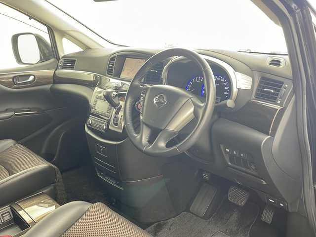 日産 エルグランド 250ハイウェイスター 兵庫県 2010(平22)年 5.3万km ファントムブラック ・純正ナビ/BT/CD/DVD/TV/・純正フリップダウンモニター/・ビルトインETC/・アラウンドビューモニター/・パワースライドドア/・ハーフレザーシート/・AC100V電源/・360°ドライブレコーダー/・ステアリングスイッチ/・社外車高調/・社外20インチアルミホイール/・HIDヘッドライト/・オートライト/・スマートキー/・プッシュスタート/・カーテンエアバッグ