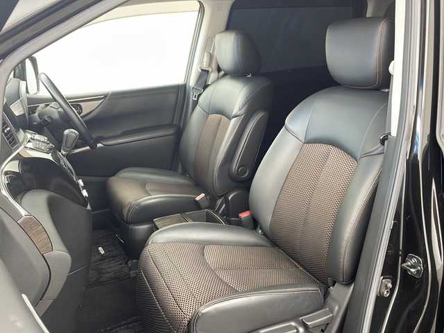 日産 エルグランド 250ハイウェイスター 兵庫県 2010(平22)年 5.3万km ファントムブラック ・純正ナビ/BT/CD/DVD/TV/・純正フリップダウンモニター/・ビルトインETC/・アラウンドビューモニター/・パワースライドドア/・ハーフレザーシート/・AC100V電源/・360°ドライブレコーダー/・ステアリングスイッチ/・社外車高調/・社外20インチアルミホイール/・HIDヘッドライト/・オートライト/・スマートキー/・プッシュスタート/・カーテンエアバッグ