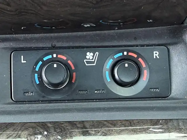 トヨタ アルファードハイブリット エグゼクティブ ラウンジ S 東京都 2021(令3)年 2.3万km ブラック ダブルサンルーフ/JBLサウンドシステム/純正メーカーナビ/CD/DVD/BT/AM/FM/USB/HDMI/TV/パノラミックビューモニター/リアエンターテイメント/電動サイドステップ/両側パワースライドドア/AC1500W/セーフティセンス/プリクラッシュセーフティ/レーントレーシングアシスト/オートハイビーム/レーダークルーズコントロール/クリアランスソナー/モデリスタエアロ/電動リアゲート/本革シート/シートヒーター/ベンチレーション/ステアリングヒーター