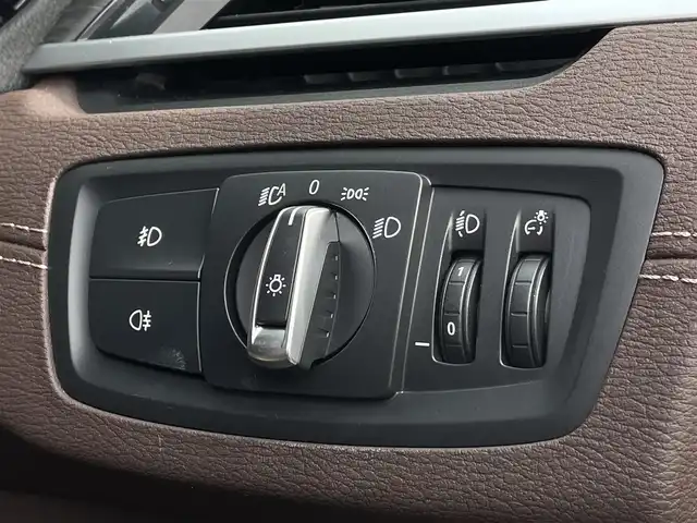 ＢＭＷ Ｘ１ xDrive 18d 長野県 2022(令4)年 0.6万km パール 4WD/ ハイラインパッケージ / ダコタレザーシート / モカ / コンフォートパッケージ/ シートヒーター / ACC / LKA / インテリジェントセーフティ / 純正ナビ / BT  / バックカメラ / クリアランスソナー / ドラレコ ミラー一体型ETC / パワーバックドア / 純正18AW