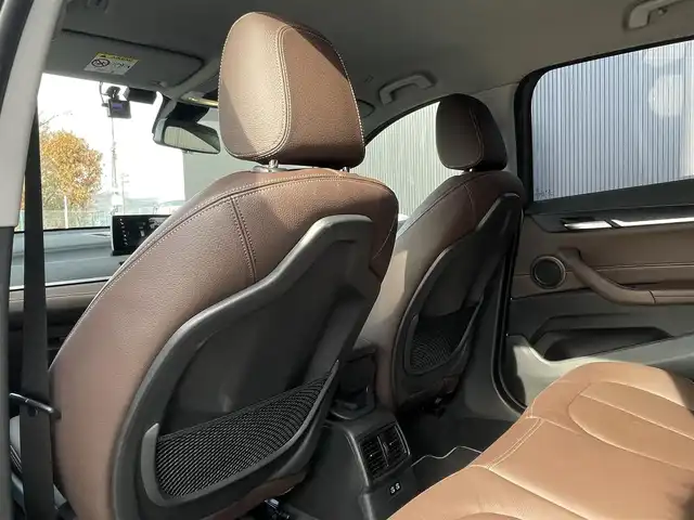 ＢＭＷ Ｘ１ xDrive 18d 長野県 2022(令4)年 0.6万km パール 4WD/ ハイラインパッケージ / ダコタレザーシート / モカ / コンフォートパッケージ/ シートヒーター / ACC / LKA / インテリジェントセーフティ / 純正ナビ / BT  / バックカメラ / クリアランスソナー / ドラレコ ミラー一体型ETC / パワーバックドア / 純正18AW