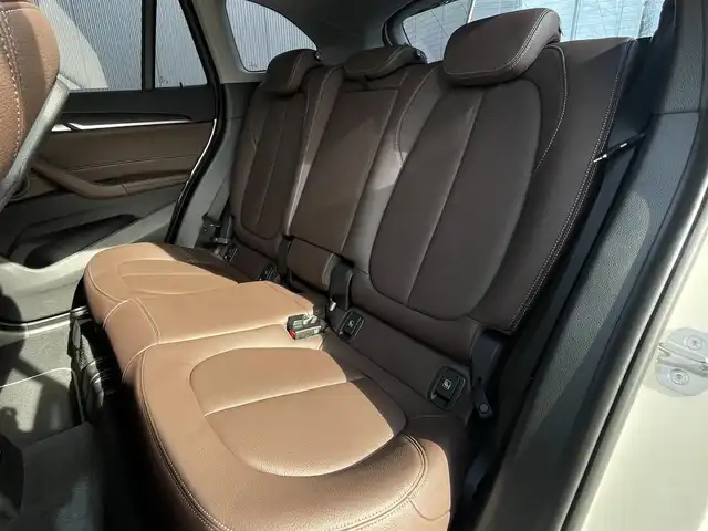 ＢＭＷ Ｘ１ xDrive 18d 長野県 2022(令4)年 0.6万km パール 4WD/ ハイラインパッケージ / ダコタレザーシート / モカ / コンフォートパッケージ/ シートヒーター / ACC / LKA / インテリジェントセーフティ / 純正ナビ / BT  / バックカメラ / クリアランスソナー / ドラレコ ミラー一体型ETC / パワーバックドア / 純正18AW