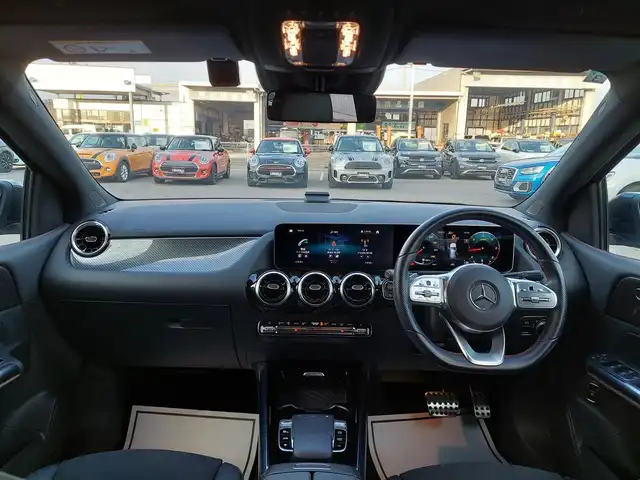 メルセデス・ベンツ Ｍ・ベンツ Ｂ２００ｄ AMGライン 滋賀県 2021(令3)年 3.4万km コスモスブラック 純正ナビ/フルセグTV/Bluetooth接続/バックカメラ/アダプティブクルーズコントロール/レーンキープアシスト/ブラインドスポットモニター/衝突被害軽減ブレーキ/純正18インチアルミホイール/シートヒーター/電動リアゲート/ハーフレーザーシート/コーナーセンサー/スマートキー/プッシュスタート