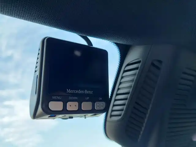 メルセデス・ベンツ Ｍ・ベンツ Ｂ２００ｄ AMGライン 滋賀県 2021(令3)年 3.4万km コスモスブラック 純正ナビ/フルセグTV/Bluetooth接続/バックカメラ/アダプティブクルーズコントロール/レーンキープアシスト/ブラインドスポットモニター/衝突被害軽減ブレーキ/純正18インチアルミホイール/シートヒーター/電動リアゲート/ハーフレーザーシート/コーナーセンサー/スマートキー/プッシュスタート