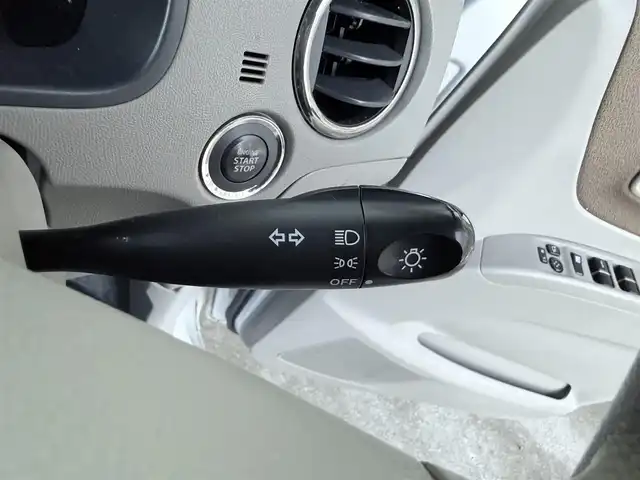 日産 ルークス E 高知県 2011(平23)年 4.3万km シルキーシルバーメタリック 純正ナビ/バックカメラ/スペアキー/AC/TV/純正フロアマット/両側スライドドア/ABS/Wエアバッグ/スマートキー/保証書/記録簿/取扱説明書