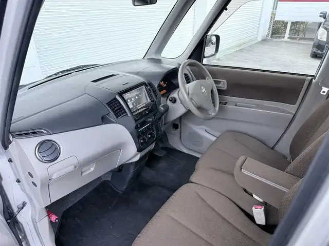 日産 ルークス E 高知県 2011(平23)年 4.3万km シルキーシルバーメタリック 純正ナビ/バックカメラ/スペアキー/AC/TV/純正フロアマット/両側スライドドア/ABS/Wエアバッグ/スマートキー/保証書/記録簿/取扱説明書