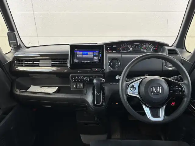 ホンダ Ｎ ＢＯＸ カスタム G L ホンダセンシング 茨城県 2017(平29)年 8.3万km プレミアムホワイトパールⅡ 純正ナビ/　(AM/FM/CD/DVD/USB/ワンセグTV)/バックカメラ/ドライブレコーダー/クルーズコントロール/片側パワースライドドア/ETC/LEDヘッドライト/後席モニター/純正アルミホイール/レーンキープアシスト/オートライト/パワーステアリング/W+サイドエアバック