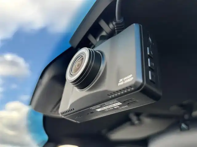 ホンダ Ｎ ＢＯＸ カスタム G L ホンダセンシング 茨城県 2017(平29)年 8.3万km プレミアムホワイトパールⅡ 純正ナビ/　(AM/FM/CD/DVD/USB/ワンセグTV)/バックカメラ/ドライブレコーダー/クルーズコントロール/片側パワースライドドア/ETC/LEDヘッドライト/後席モニター/純正アルミホイール/レーンキープアシスト/オートライト/パワーステアリング/W+サイドエアバック