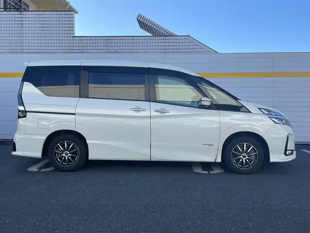 日産 セレナ ハイウェイスター V 埼玉県 2019(令1)年 4万km ブリリアントホワイトパール ワンオーナー/4WD/純正ナビ（CD/DVD/フルセグ/BT)/プロパイロット/アラウンドビューモニター/両側パワースライドドア/ハンズフリーオートスライドドア/ブラインドスポットモニター/エマージェンシーブレーキ/前後コーナーセンサー/アイドリングストップ/前方ドライブレコーダー/LEDヘッドライト/ETC/純正アルミ積込(195/65/R15)/スペアキー1本