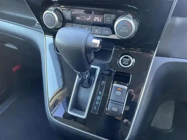 日産 セレナ ハイウェイスター V 埼玉県 2019(令1)年 4万km ブリリアントホワイトパール ワンオーナー/4WD/純正ナビ（CD/DVD/フルセグ/BT)/プロパイロット/アラウンドビューモニター/両側パワースライドドア/ハンズフリーオートスライドドア/ブラインドスポットモニター/エマージェンシーブレーキ/前後コーナーセンサー/アイドリングストップ/前方ドライブレコーダー/LEDヘッドライト/ETC/純正アルミ積込(195/65/R15)/スペアキー1本