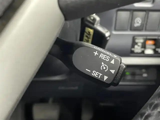 トヨタ ヴォクシー V 埼玉県 2014(平26)年 5.6万km ブラック 純正ナビ（Bluetooth/CD/DVD/フルセグTV)/後席用フリップダウンモニター/バックカメラ/両側パワースライドドア/ビルトインETC/クルーズコントロール/純正15インチアルミホイール/オートマチックハイビーム/LEDヘッドライト/フォグランプ/純正フロアマット/純正ドアバイザー/プッシュスタート/スマートキー/ステアリングスイッチ