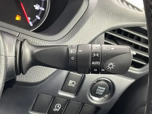 トヨタ ヴォクシー V 埼玉県 2014(平26)年 5.6万km ブラック 純正ナビ（Bluetooth/CD/DVD/フルセグTV)/後席用フリップダウンモニター/バックカメラ/両側パワースライドドア/ビルトインETC/クルーズコントロール/純正15インチアルミホイール/オートマチックハイビーム/LEDヘッドライト/フォグランプ/純正フロアマット/純正ドアバイザー/プッシュスタート/スマートキー/ステアリングスイッチ