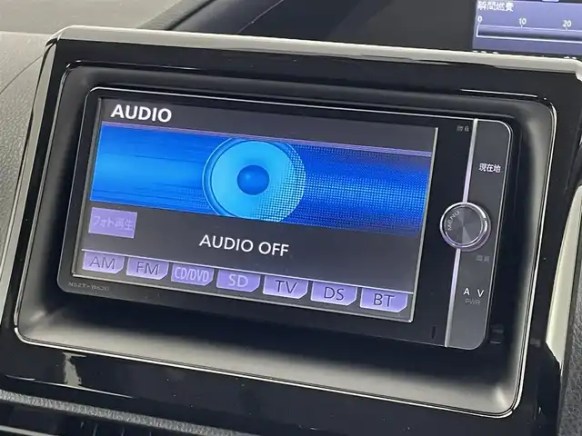 トヨタ ヴォクシー V 埼玉県 2014(平26)年 5.6万km ブラック 純正ナビ（Bluetooth/CD/DVD/フルセグTV)/後席用フリップダウンモニター/バックカメラ/両側パワースライドドア/ビルトインETC/クルーズコントロール/純正15インチアルミホイール/オートマチックハイビーム/LEDヘッドライト/フォグランプ/純正フロアマット/純正ドアバイザー/プッシュスタート/スマートキー/ステアリングスイッチ