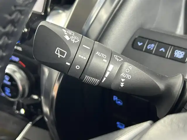 トヨタ アルファードハイブリット SR Cパッケージ 佐賀県 2023(令5)年 1.4万km ホワイトパールクリスタルシャイン メーカーオプション10.5インチナビ/（フルセグTV.CD.DVD.Bluetooth）/モデリスタエアロ/サンルーフ/JBLプレミアムサウンド/3眼LEDヘッドライト/衝突被害軽減システム/全方位バックカメラ/ブラインドスポットモニター/レーダークルーズコントロール/パーキングサポートブレーキ/ロードサインアシスト/レーンキープアシスト/アドバンスドパーク（高度駐車支援システム）/オートマチックハイビーム/オートライト/デジタルインナールームミラー/前後ドライプレコーダー/両側パワースライドドア/ステアリングヒーター/ビルトインET2.0/運転席・助手席パワーシート/運転席・助手席シートヒーター/運転席・助手席エアシート/メモリーシート/合皮シート/後席サンシェード