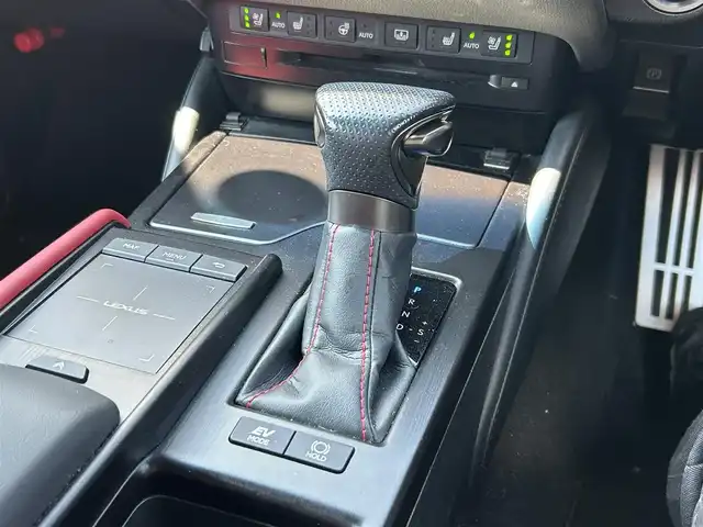 レクサス ＥＳ 300h Fスポーツ 滋賀県 2019(令1)年 4.1万km グラファイトブラックガラスフレーク ガソリン（ハイブリッド）/2WD(FF)/CVT/純正ナビ/（AM/FM/CD/DVD/TVフルセグ/Bluetooth/SD/AUX）/TRDフルエアロ/TRDマフラー/サンルーフ/ドライブレコーダー/ETC2.0/プリクラッシュブレーキアシスト/ブラインドスポットモニター/シートヒーター/エアシート/ステアリングヒーター/ステアリングスイッチ/ハンズフリーフォン/レーンキープアシスト/クルーズコントロール/パドルシフト/オートエアコン/オートライト/オートハイビーム/パワーシート/EVモード/ブレーキホールド/電子パーキング/nanoe/パワーウィンドウ/電動格納ミラー/ドアバイザー/純正マット/LEDヘッドライト/スマートキー/プッシュスタート/電動リアゲート