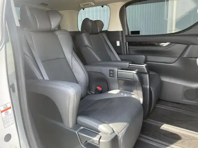 トヨタ アルファード S Cパッケージ 福岡県 2021(令3)年 4.3万km ホワイトパールクリスタルシャイン モデリスタエアロ/ツインムーンルーフ/純正フリップダウンモニター/トヨタセーフティセンス/PCS/LTA/BSM/RCTA/クリアランスソナー/純正ＤＡナビ/フルセグTV/CD/DVD/BT//applecarplay/androidauto/黒革シート/両側パワースライドドア/パワーバックドア/デジタルインナーミラー/レーダークルーズコントロール/ビルトインETC2.0/シートメモリー/前席パワーシート/前席シートヒーター/ベンチレーション/ステアリングヒーター/三眼LED/オートハイビーム/フォグランプ/スマートキー/プッシュスタート/電動パーキング/ブレーキホールド/オットマン/AC100V/純正アルミ
