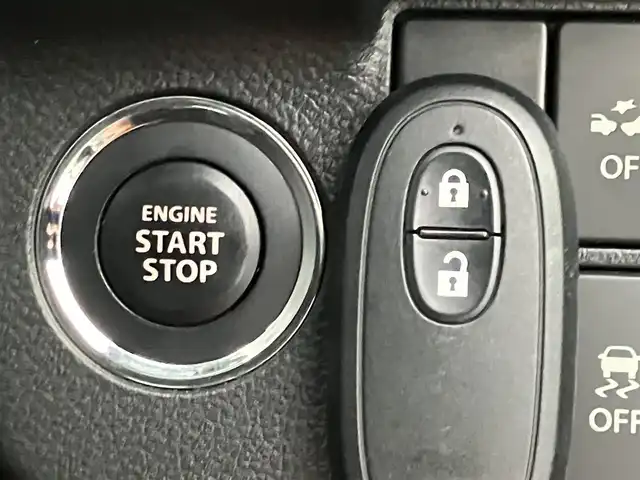 スズキ アルト ターボRS 道南・函館 2017(平29)年 5.5万km パールホワイト /ターボ車//レーダーブレーキサポート//社外ナビ/ (フルセグTV/DVD/CD/SD/BT/iPod/FM/AM)//バックカメラ//革巻きステアリング//パドルシフト//前席シートヒーター//アイドリングストップ//横滑り防止//HIDヘッドライト//フォグランプ//プッシュスタート//スマートキー//ETC//ドライブレコーダー（前方）