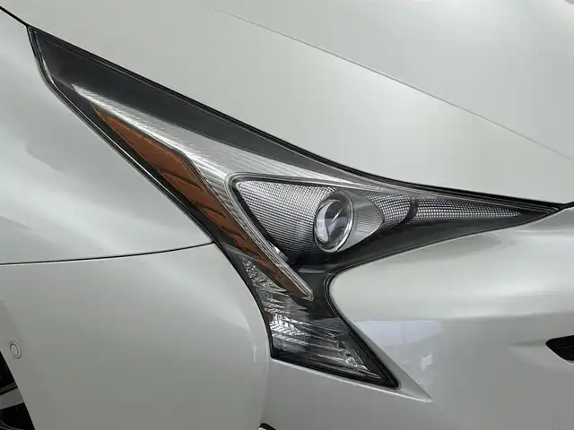 トヨタ プリウス Sセーフティプラス 群馬県 2018(平30)年 3.4万km ホワイトパールクリスタルシャイン 純正ナビ　バックカメラ　衝突軽減システム　レーンキープアシスト　パーキングアシスト　障害物センサー　横滑り防止　オートハイビーム　アダプティブクルーズコントロール　ＥＴＣ　スマートキー　禁煙