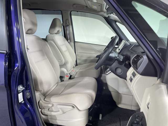 日産 セレナ X 神奈川県 2016(平28)年 7.5万km アズライトブルー 純正9型SDナビ/フルセグ　CD　DVD　HDMI　AUX　SD/セーフティバックB/プロパイロット/レーダークルーズ/レーンディパーチャーワーニング/エマージェンシーブレーキ/片側パワースライドドア/インテリジェントアラウンドビューモニター/アイドリングストップ/パーキングアシスト/電子パーキング/オートホールドブレーキ/前後クリアランスソナー/インテリジェントデジタルインナーミラー/ビルトインETC/オートライト/センターマルチコンソール/デュアルバックドア