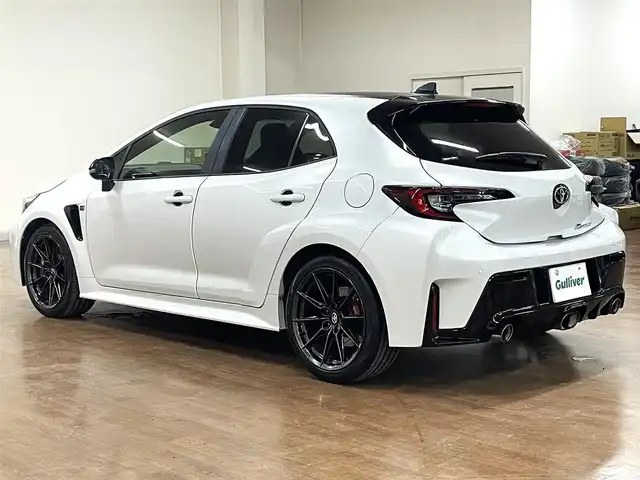 トヨタ ＧＲカローラ RZ 道央・札幌 2024(令6)年 0.4万km プラチナホワイトパールマイカ ワンオーナー/4WD/寒冷地仕様/1.6Lターボ/純正18インチAW/純正10.5型ナビ/フルセグTV/Bluetooth/Miracast/バックカメラ/JBLサウンド/GRハーフレザー/レーダークルーズコントロール/ヘッドアップディスプレイ/カーボンルーフ/シートヒーター（D/N）/ミラーヒーター/ブラインドスポットモニター/ステアリングヒーター/オートマチックハイビーム/ワイパーデアイサー/ヘッドライトレベライザー/ビルトインETC/プッシュスタート/スマートキー×2/LEDヘッドライト/前後フォグランプ/保証書/取扱説明書