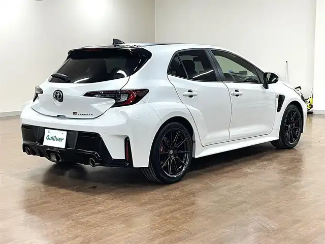 トヨタ ＧＲカローラ RZ 道央・札幌 2024(令6)年 0.4万km プラチナホワイトパールマイカ ワンオーナー/4WD/寒冷地仕様/1.6Lターボ/純正18インチAW/純正10.5型ナビ/フルセグTV/Bluetooth/Miracast/バックカメラ/JBLサウンド/GRハーフレザー/レーダークルーズコントロール/ヘッドアップディスプレイ/カーボンルーフ/シートヒーター（D/N）/ミラーヒーター/ブラインドスポットモニター/ステアリングヒーター/オートマチックハイビーム/ワイパーデアイサー/ヘッドライトレベライザー/ビルトインETC/プッシュスタート/スマートキー×2/LEDヘッドライト/前後フォグランプ/保証書/取扱説明書