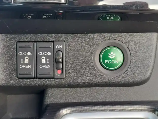 ホンダ ステップワゴン スパーダ ハイブリッド G EX ホンダセンシング 東京都 2018(平30)年 9.4万km 紺 Honda SENSING/・衝突軽減ブレーキ/・誤発進抑制機能/・歩行者事故低減ステアリング/・路外逸脱抑制機能/・アダプティブクルーズコントロール/・車線維持支援システム/・先行車発進お知らせ機能/・ブラインドスポットインフォメーション/プッシュスタート/社外ナビ VIE-X08/フルセグTV/バックカメラ/ETC/両側パワースライドドア/ハーフレザーシート/シートヒーター/シートバックテーブル/後席ロールサンシェード/LEDヘッドライト/オートライト/16インチ純正アルミホイール/スマートキー