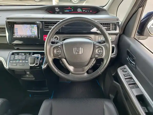 ホンダ ステップワゴン スパーダ ハイブリッド G EX ホンダセンシング 東京都 2018(平30)年 9.4万km 紺 Honda SENSING/・衝突軽減ブレーキ/・誤発進抑制機能/・歩行者事故低減ステアリング/・路外逸脱抑制機能/・アダプティブクルーズコントロール/・車線維持支援システム/・先行車発進お知らせ機能/・ブラインドスポットインフォメーション/プッシュスタート/社外ナビ VIE-X08/フルセグTV/バックカメラ/ETC/両側パワースライドドア/ハーフレザーシート/シートヒーター/シートバックテーブル/後席ロールサンシェード/LEDヘッドライト/オートライト/16インチ純正アルミホイール/スマートキー