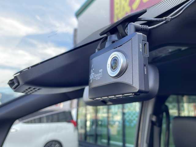 トヨタ ヴォクシー ZS 煌Ⅱ 長野県 2020(令2)年 4.1万km ブラック 純正9インチナビ　【NSZT-Y68T】/(FM/AM/Bluetooth/CD/TV)/前後ドライブレコーダー　【DC-DR652】/バックカメラ/両側パワースライドドア/クルーズコントロール/衝突被害軽減ブレーキ/車線逸脱警報/前後コーナーセンサー/MTモード/ビルトインETC/ステアリングスイッチ/純正16インチアルミホイール/LEDヘッドライト/オートハイビーム/オートライト/社外フロアマット/ウォークスルー/アイドリングストップ/プッシュスタート/ドアバイザー/スマートキー/パワーステアリング/パワーウインドウ
